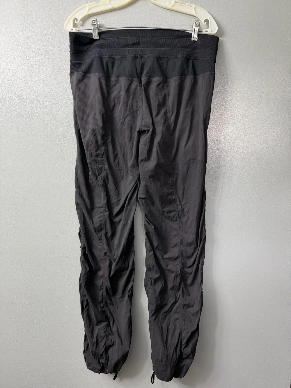 Lululemon dance studio joggers unlined Women's Bottoms Size 10 - Black